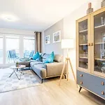 Apartment 2 Seasons, Six Senses
